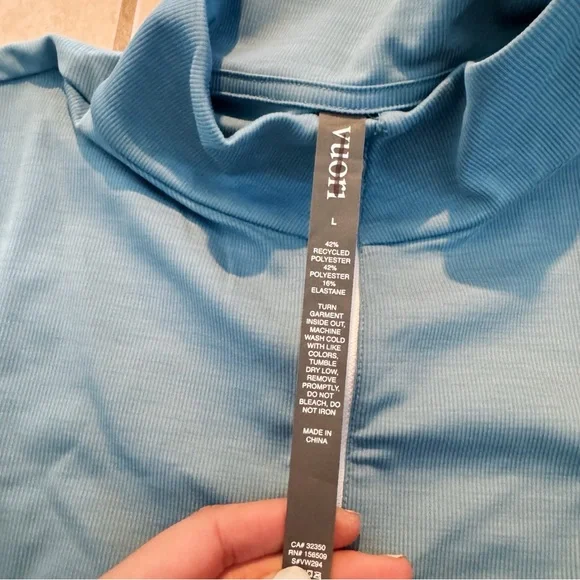 NWT Vuori Lux Rib Half Zip Long Sleeve Cropped Top in Stillwater Blue - Picture 5 of 10
